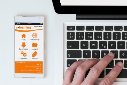 Como a Upwords redesenhou e ajustou recursos de e-learning para criar módulos de formação com a mesma alta qualidade em 13 línguas diferentes, ao mesmo tempo que alcançou uma redução de custos de 20%